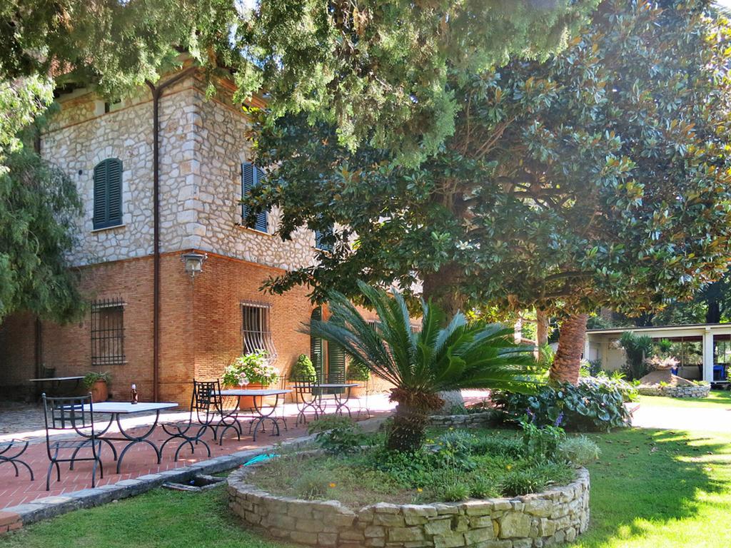 Апарт отель Borgo Degli Aranci Сан-Джулиано-Терме Экстерьер фото