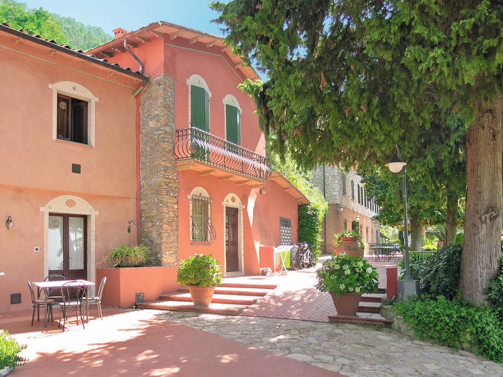 Апарт отель Borgo Degli Aranci Сан-Джулиано-Терме Экстерьер фото